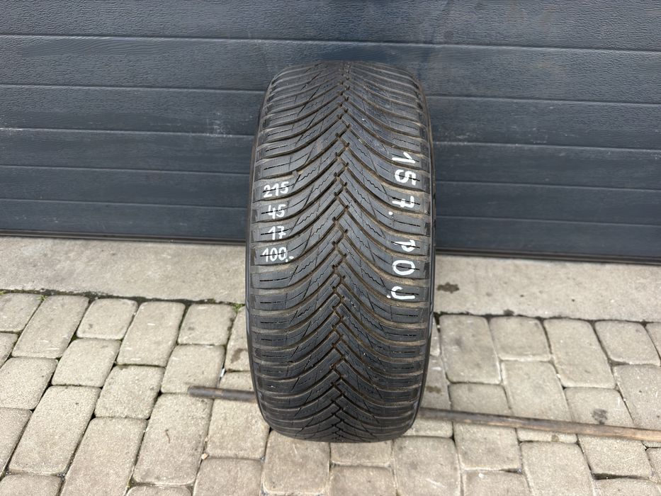 Pojedyncza opona wielosezonowa Maxxis 215/45/17 91W