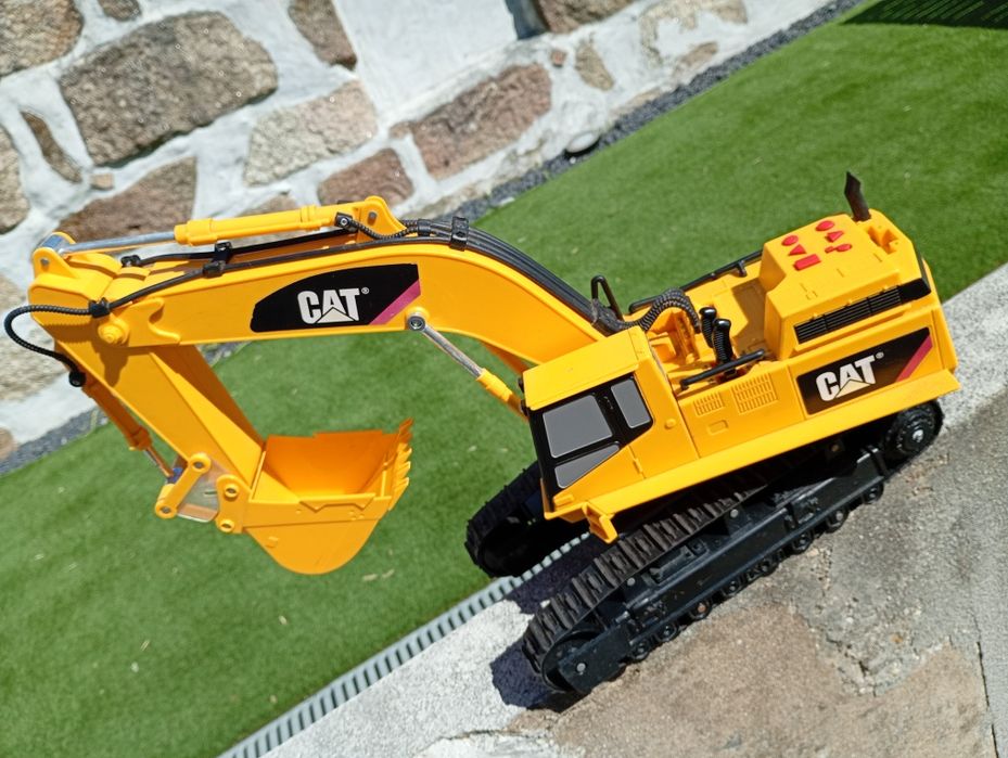 Escavadora CAT Caterpillar