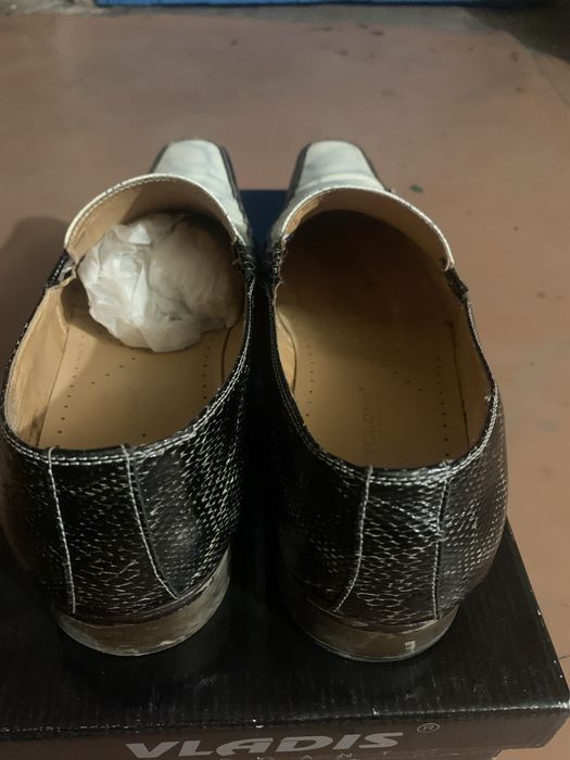 Мокасини з шкіри пітона