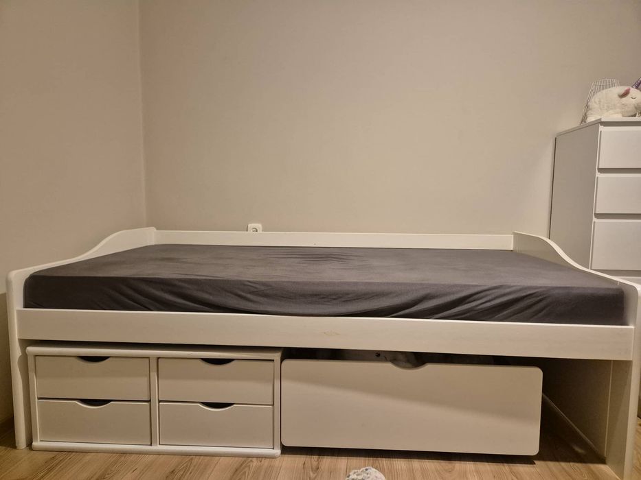 Łóżko jednoosobowe