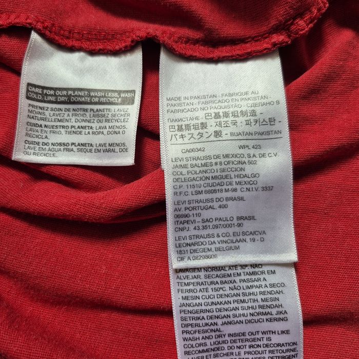 Футболка Levis,розмір S оверсайс.