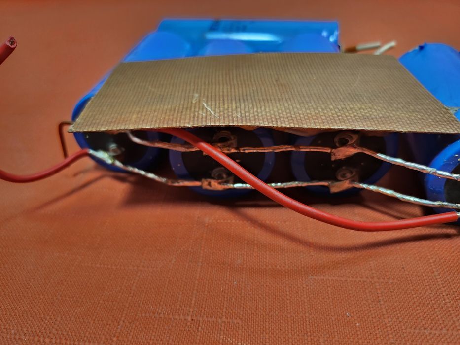 kondensator elektrolityczny ELWA 61/D, 5 szt