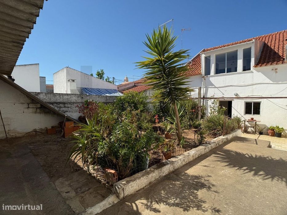 Moradia típica T4, em Alvalade Sado – Tradição, espaço e versatilidade