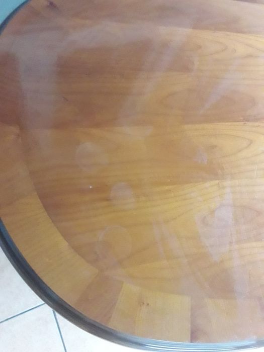 Столик ( країна виробник - Італія)