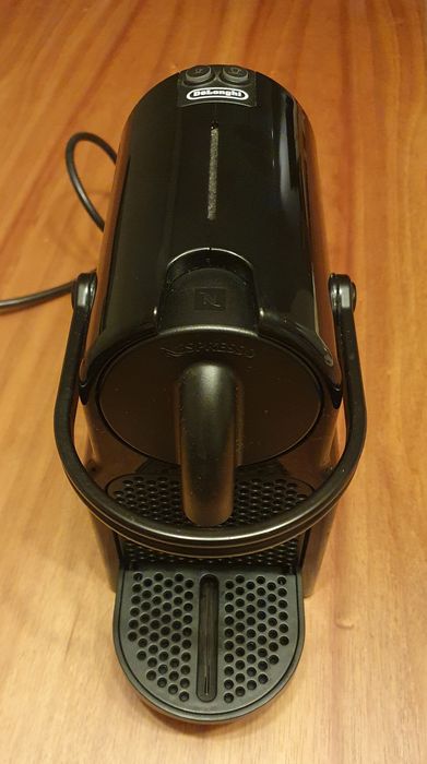 Máquina de Café Nespresso Inissia De'Longhi