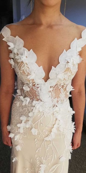 Suknia ślubna, włoska koronka i kwiaty 3D!