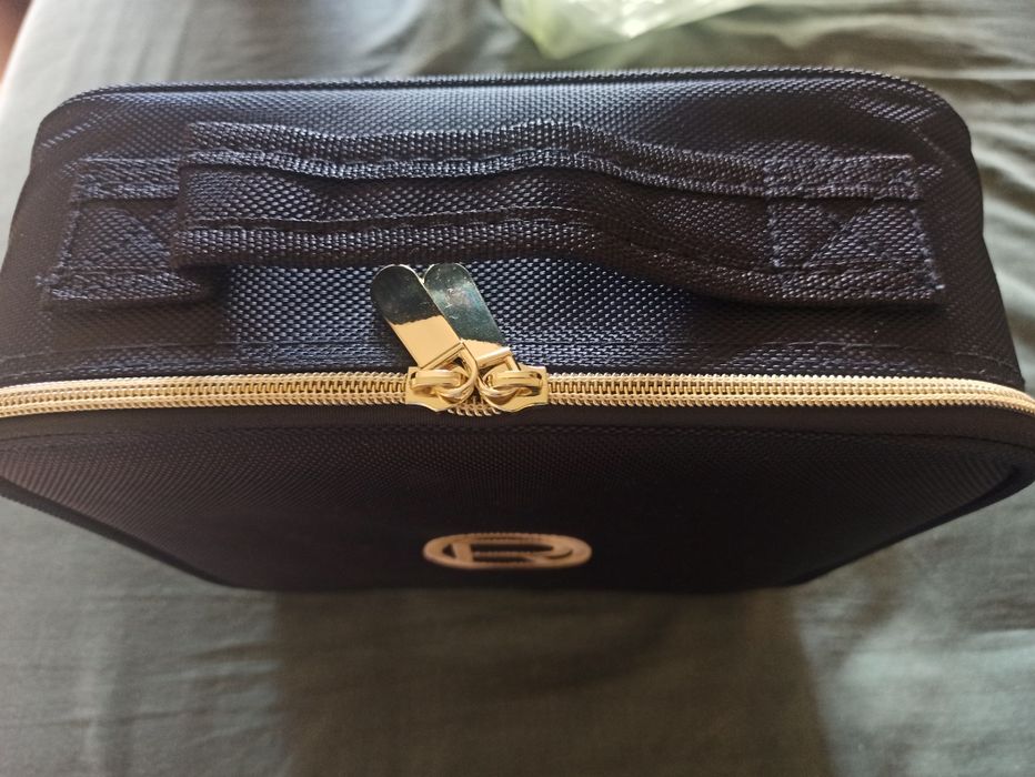 Продам органайзер L'Oréal для косметики