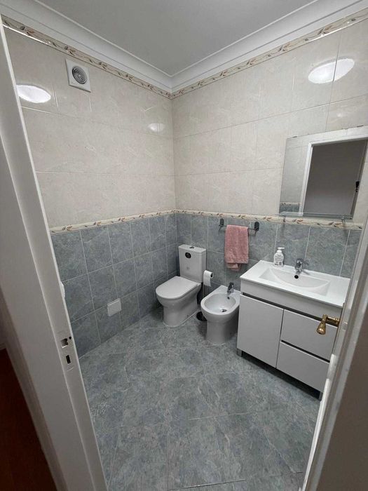 Aluguer de quarto mobilado individual na Portela de Sacavém. Alugar na Portela de Sacavem