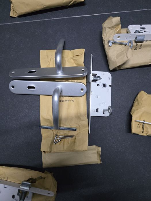 Fechaduras completa com puxadores