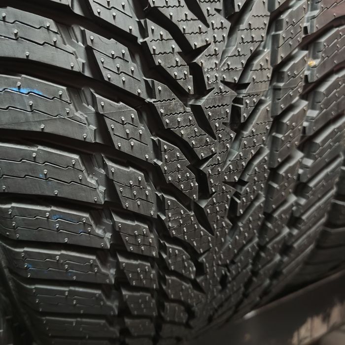 225/55/16 XL Nokian z 2025 roku