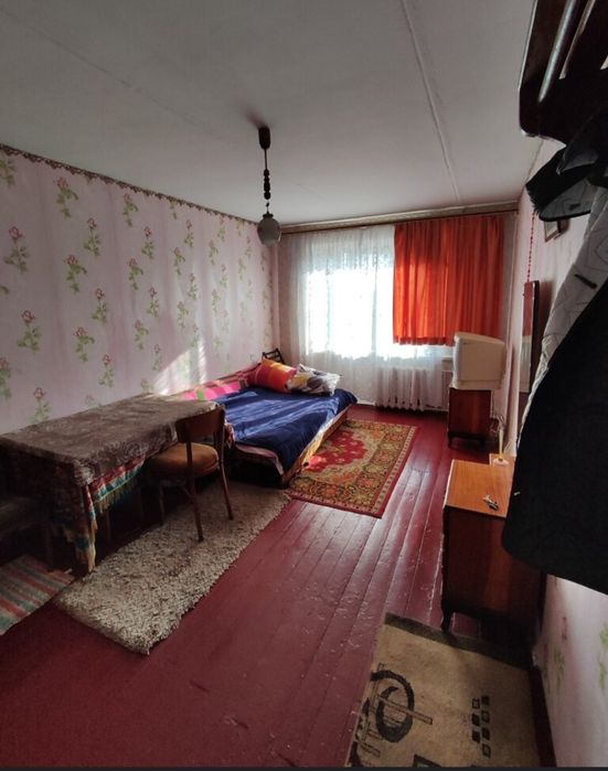 Кімната в гуртожитку Чехова 10
