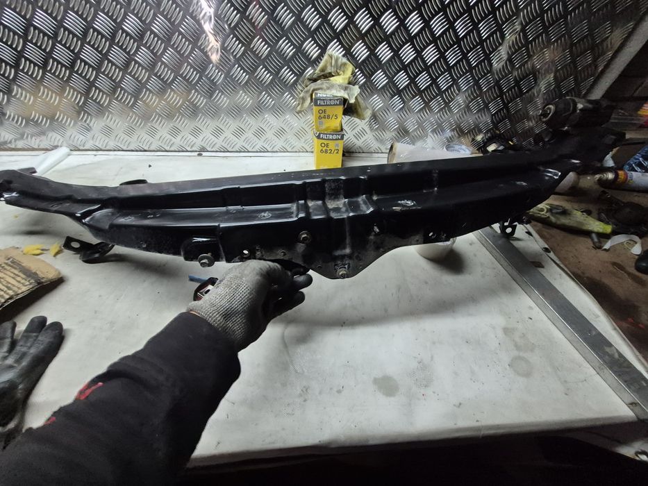 Pas górny Alfa Romeo 159,Brera