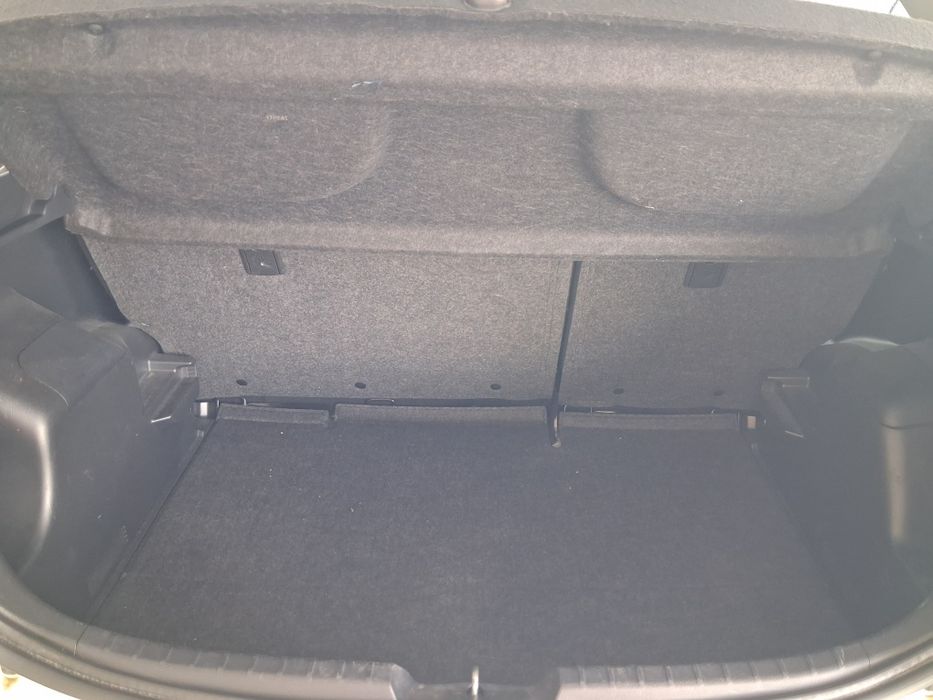 Toyota yaris em muito bom estado.