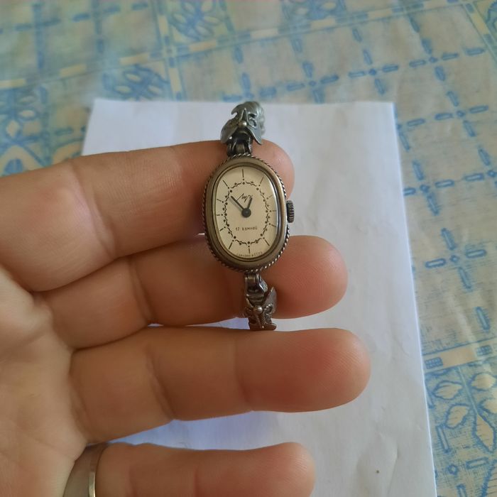 Продам часы Луч производство СССР .