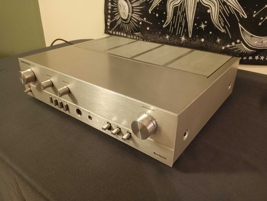 Wzmacniacz Grundig V1000