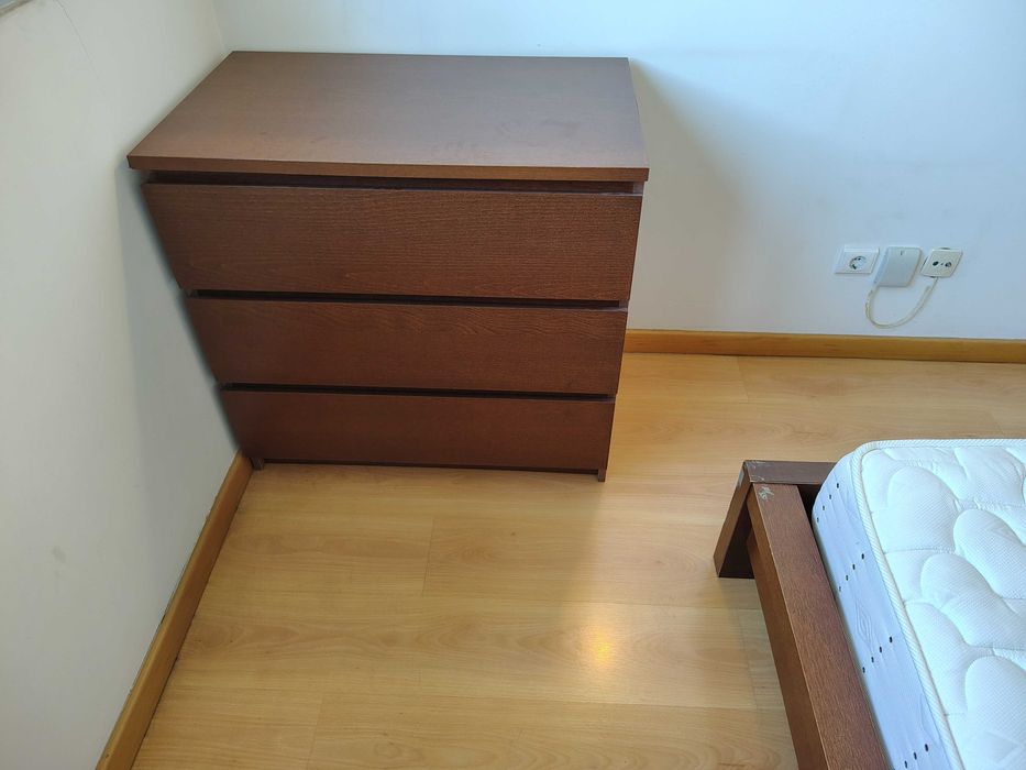 Quarto completo MALM + colchão — sinais de uso, bom preço