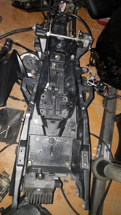 Ямаха р1 Yamaha r1 04-06 Подрамник