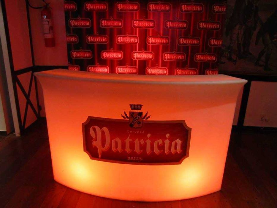 Mobiliario led liquidação bares e mesas