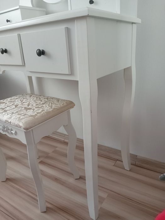Toaletka jysk + taborecik stołek