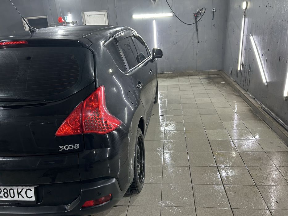 Продам Пежо 3008 1.6 HDI 2011 року