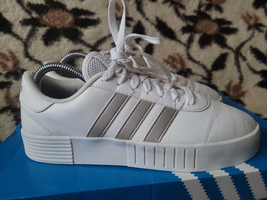Super skórzane sneakersy Adidas Court Bold r.40 2/3