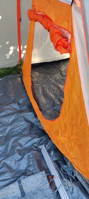 Tenda 4 pessoas + espaço no meio + toldo