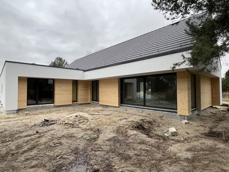 Podbitka dachowa drewniana i PCV    TYNK NATRYSKOWY ELEWACJE