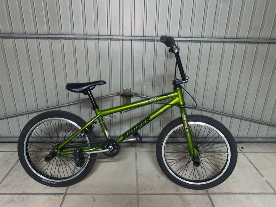 BMX marca Etiel em excelente estado