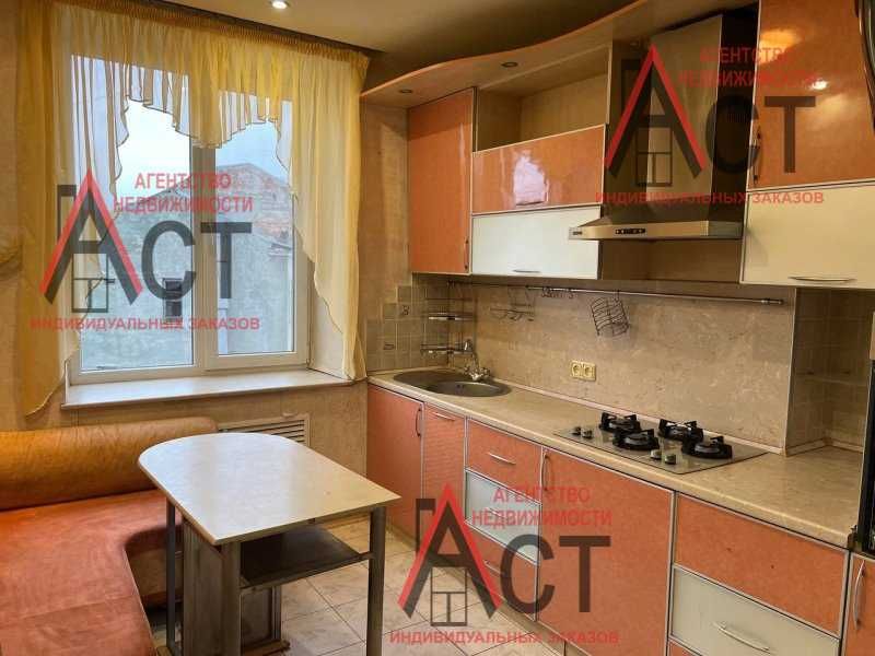 Продам 4-комн. кв. Центр, начало проспекта Героев Харькова, бывш Моск.