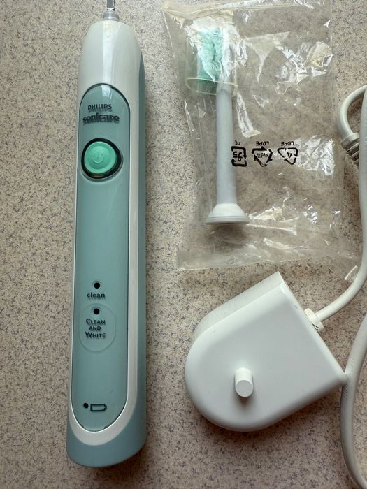 Електрична зубна щітка PHILIPS Sonicare