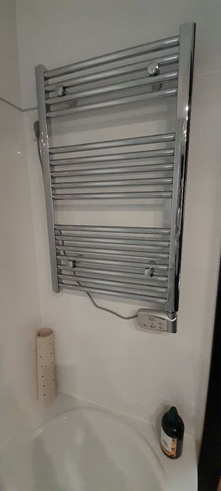 Toalheiro secador marca Terma cromado como novo