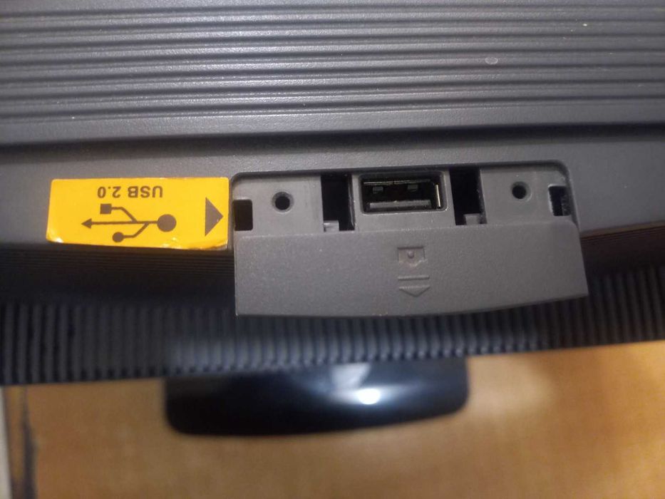 монітор 22дюйма  LOCK