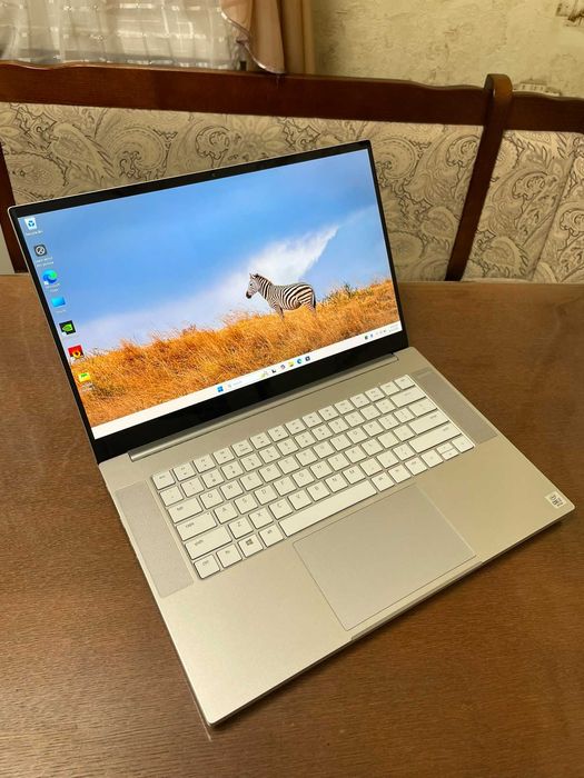 Ноутбук 15" 4k OLED Razer Blade 15 (i7-10750H/16/SSD512/RTX 2070 8Gb)