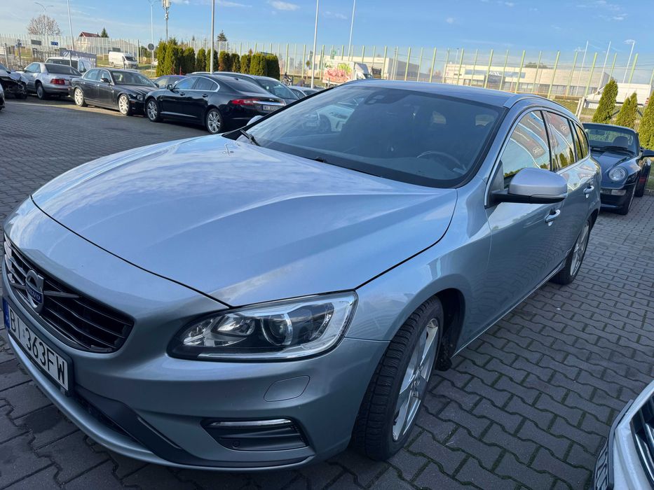 Volvo V60 (2016) R-Design D4, 200KM, Polestar