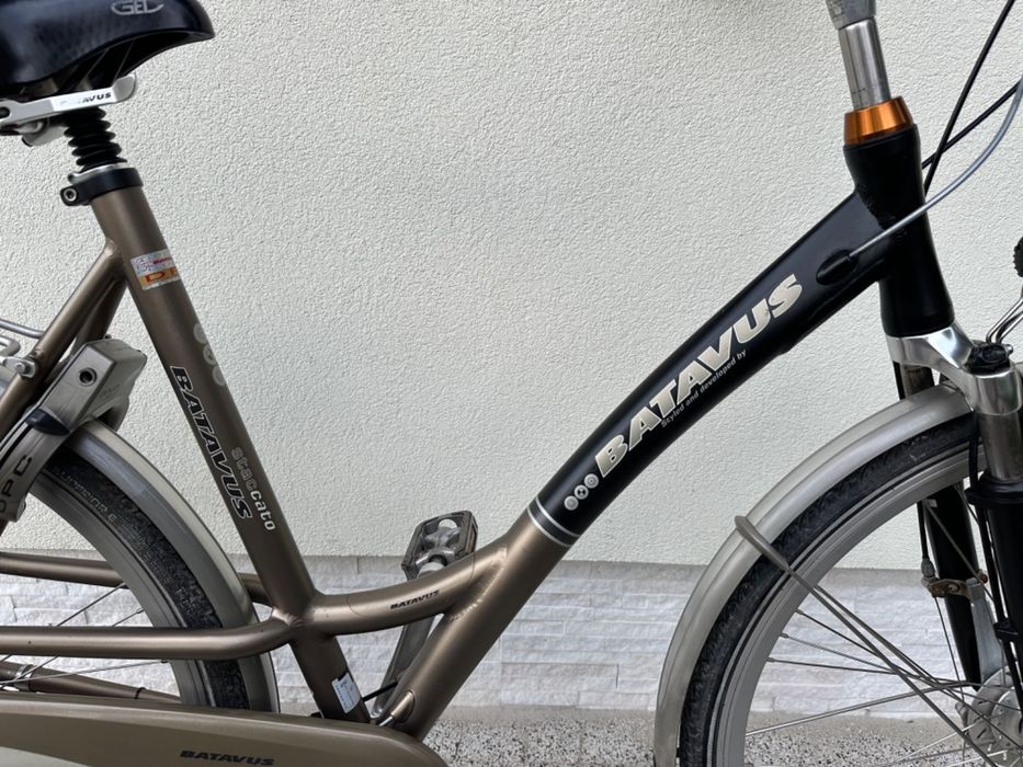 Rower BATAVUS - koła 28, Nexus 8b, 2 x amor, prądnica w kole, alu