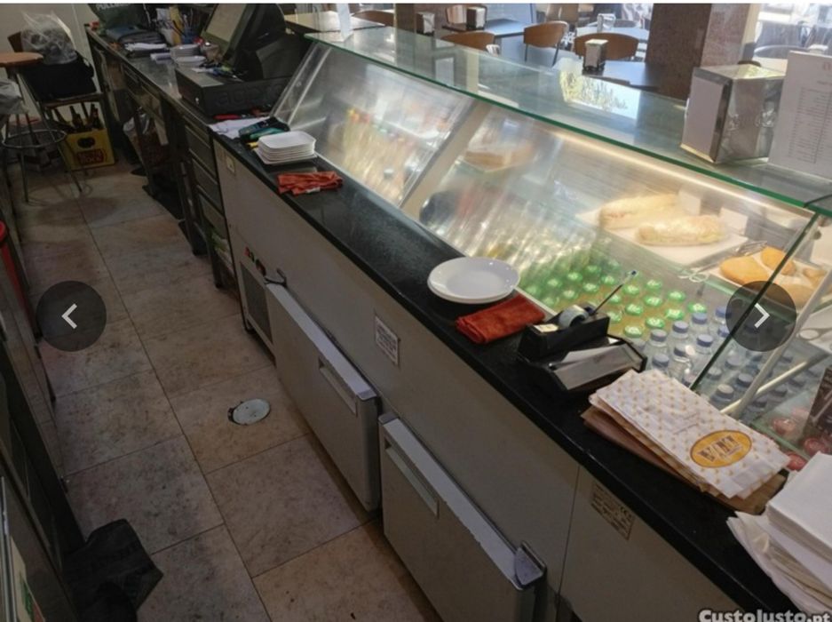 Balcão expositor ( 1 Refrigerado,1 quente e um Natural)