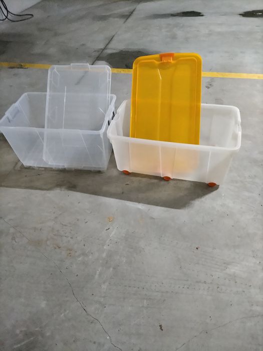 Caixas de arrumação como novas