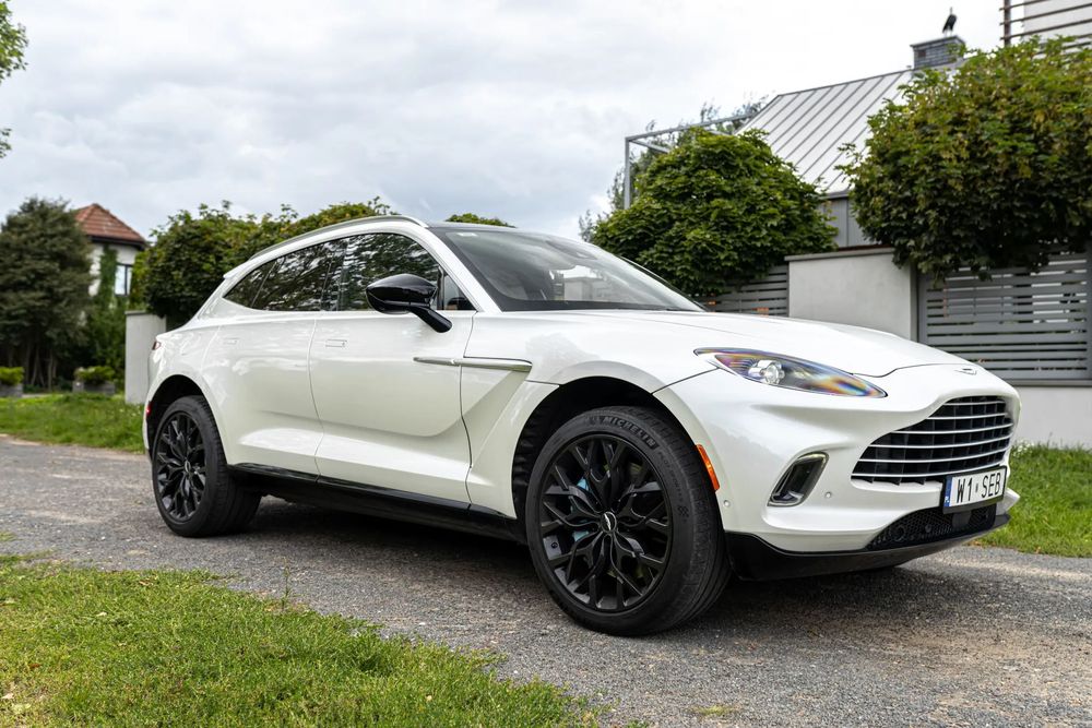 Aston Martin DBX