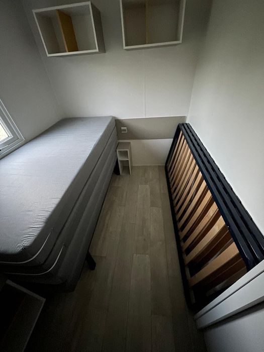 Colchão de solteiro com estrado