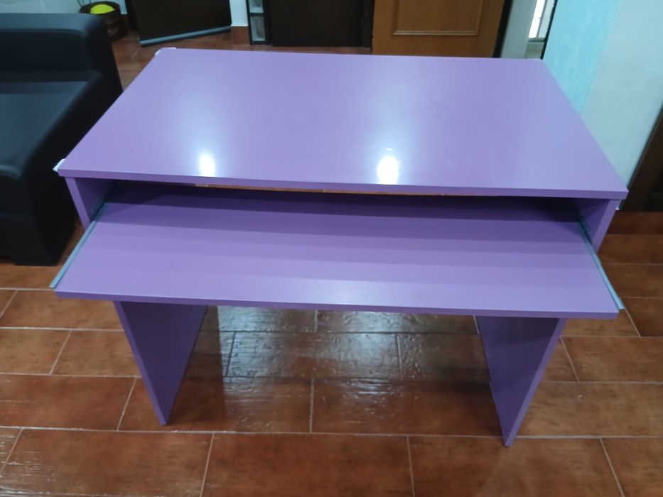 Secretaria e cadeira