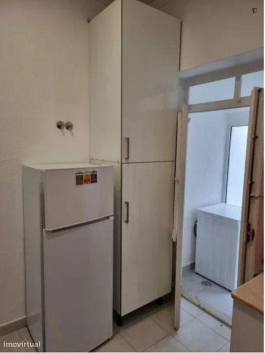 Quarto - localizado em Arroios Lisbon