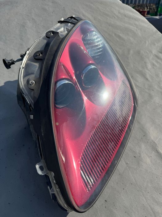 Lampa przednia lewa Corvette c6 monterey red
