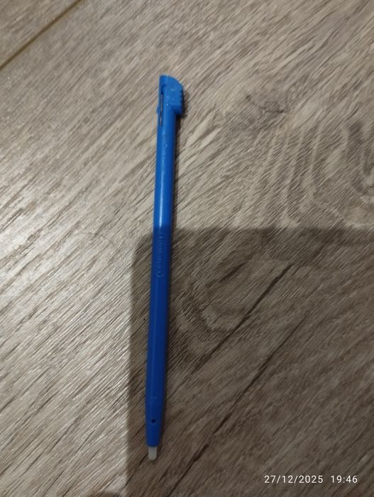 Nintendo 2DS + caneta + Jogo Super Mario + Cartão 4G + carregador