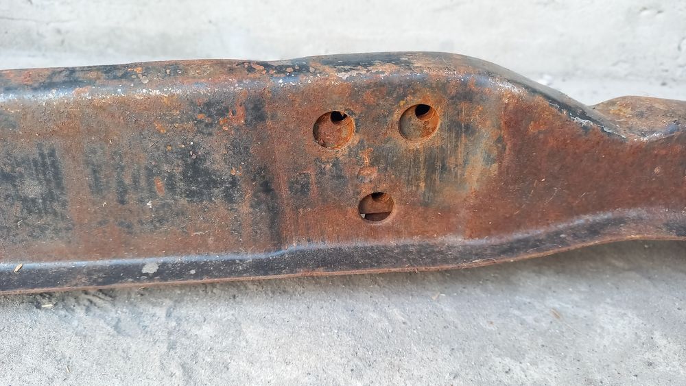 Стойка дверна центральна на ваз 2103-2106