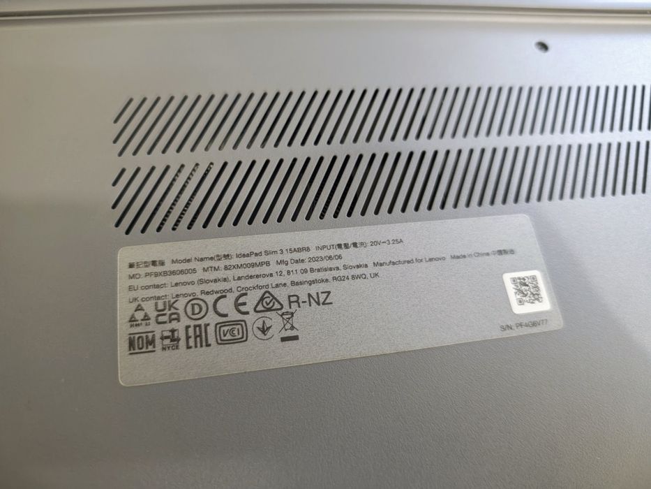 Ноутбук Lenovo IdeaPad Slim 3 15ABR8 Ryzen 7520u на гарантії