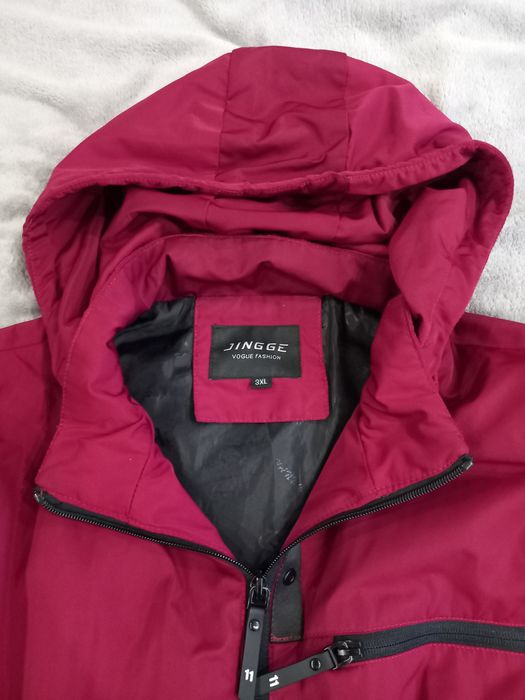 Чоловіча вітровка