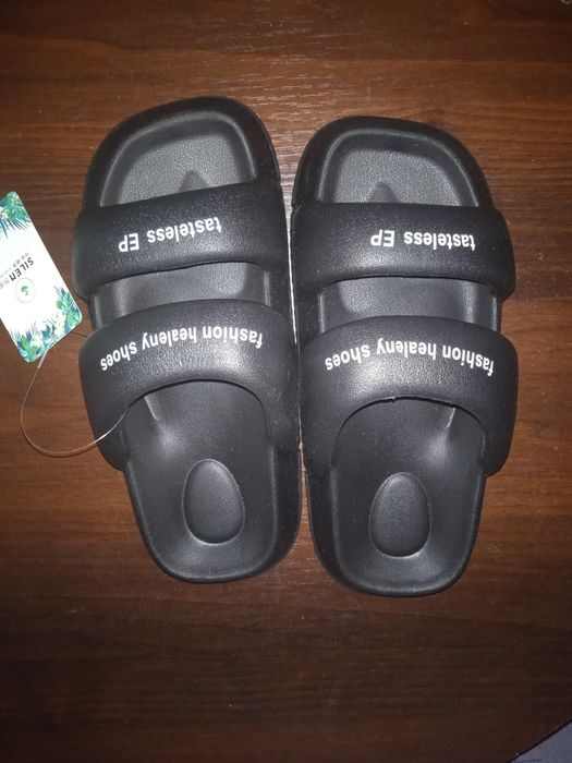 Продам шлёпки женские