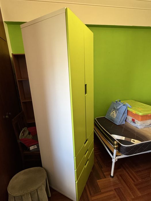 Roupeiro individual verde