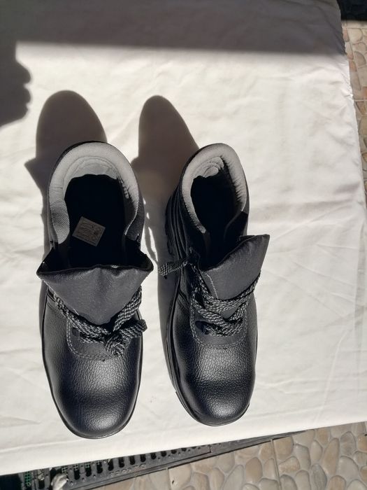 Botas Novas 43 Com  Biqueira  Em Aço Para Proteção