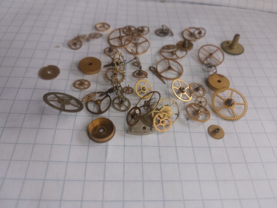 Шестерёнки от часов